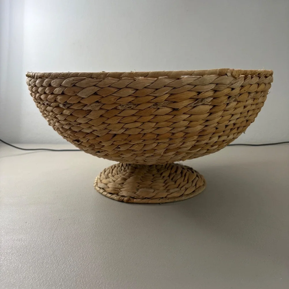N/A handwoven seagrass